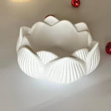 Lotus shape holder