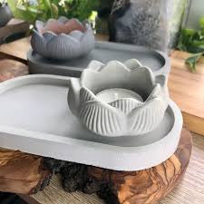 Lotus shape holder
